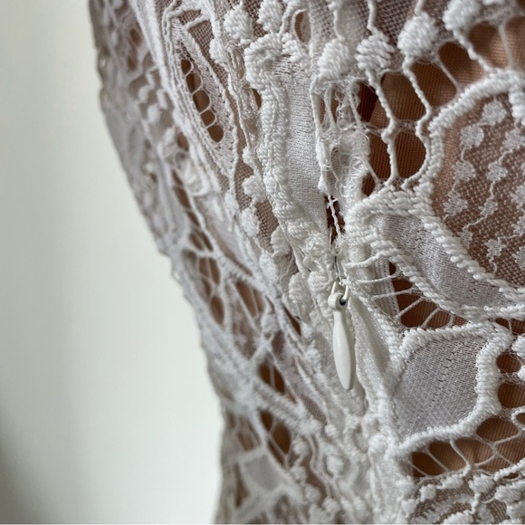FOR LOVE & LEMONS Luna Lace Sheet Open Back White Maxi Dress NWOT Size X-Small - Picture 12 of 12
